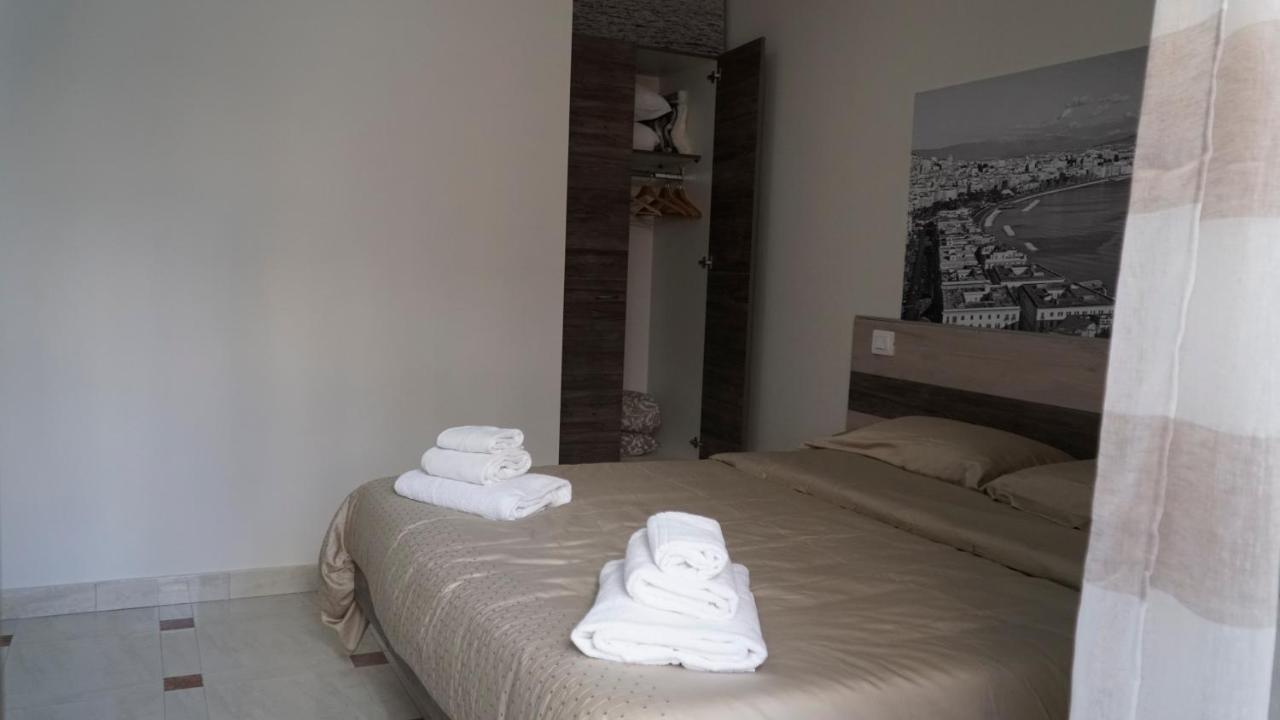 Donna Vicenza Bed & Breakfast Neapel Exterior foto